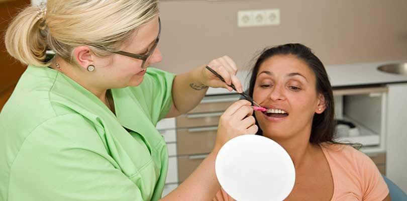 Kosmetische Zähne Prothese